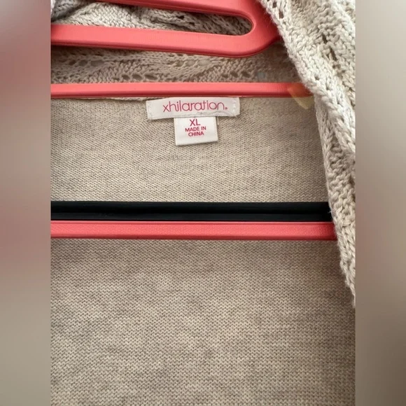 Xhilaration cover up size XL gently used - Picture 2 of 2